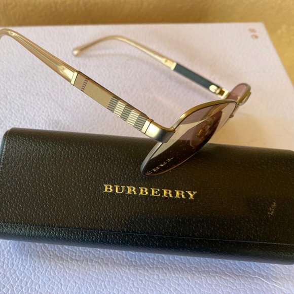 Burberry Sunglasses Pilot Style